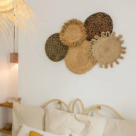 Walk To - 2br House - Piperi