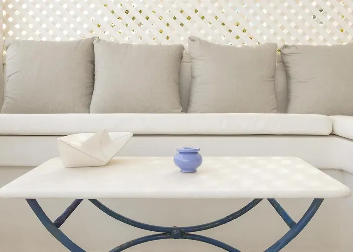 Walk To - 2br House - Piperi