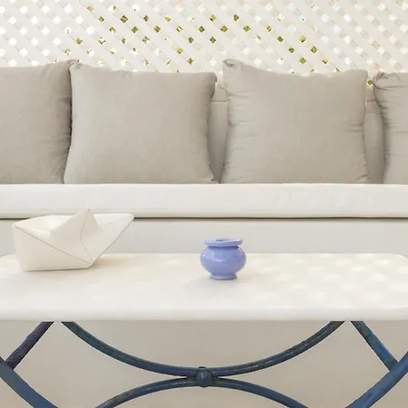 Walk To - 2br House - Piperi