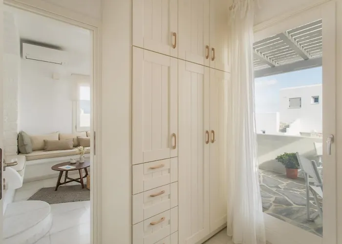 Walk To - 2br House - Piperi